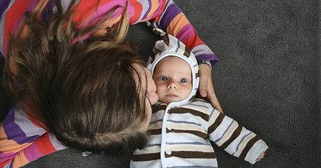 Chce oddać dziecko do adopcji. "Moja żona będzie nieszczęśliwa"