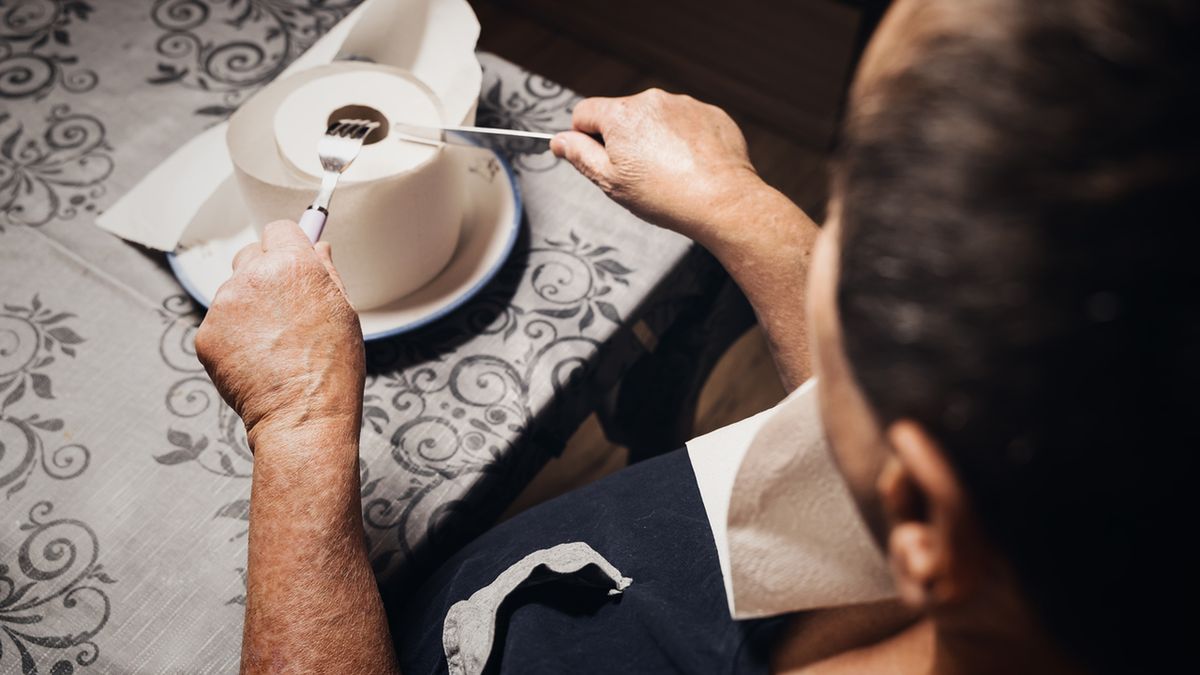 Choroba Pica charakteryzuje się jedzeniem produktów nienadających się do spożycia.