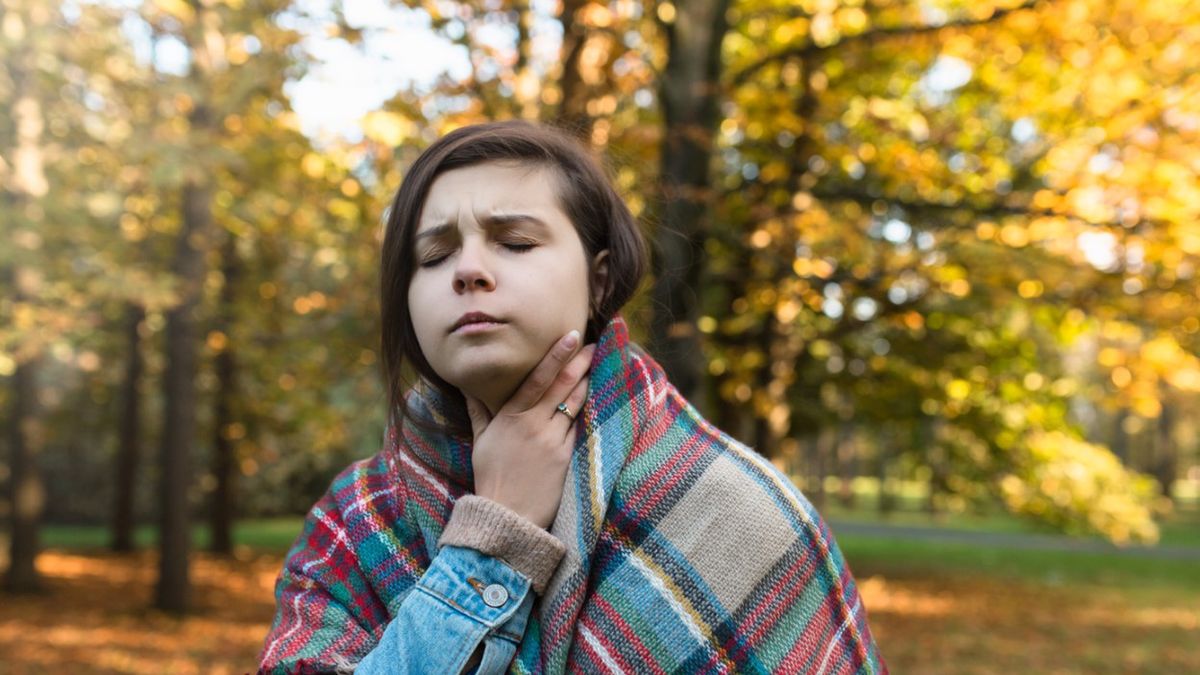 Azulan wykorzystuje się w stanach zapalnych skóry i błon śluzowych, między innymi do płukania jamy ustnej.