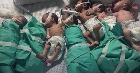 Dramat w szpitalu w Gazie. Inkubatory nie działają, lekarze owijają wcześniaki folią