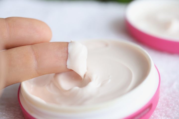 Rezorcynę można znaleźć w kosmetykach do pielęgnacji skóry trądzikowej