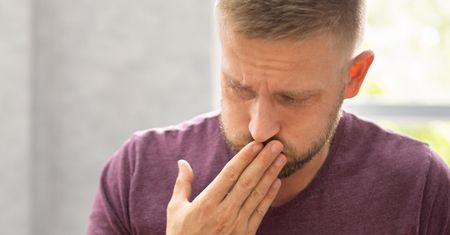Sposoby na zgagę – jak szybko i skutecznie pozbyć się uciążliwego problemu?