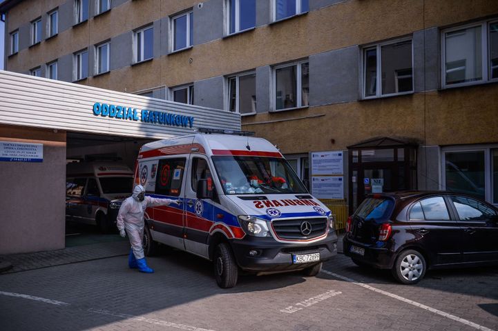 Koronawirus w Polsce. Nowe przypadki i ofiary śmiertelne. MZ podaje dane (27 października)