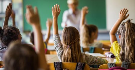 Kiedy dzieci wracają do szkoły 2022? Nauka zdalna skrócona. "Pandemia wiele razy nas zaskakiwała"