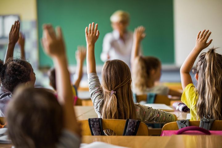 Kiedy dzieci wracają do szkoły 2022? Nauka zdalna skrócona. "Pandemia wiele razy nas zaskakiwała"