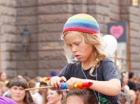 14-latce usunięto piersi. W Szwecji korektę płci wykonuje się nawet dzieciom