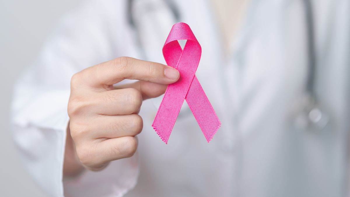 Cisplatyna jest związkiem nieorganicznym i lekiem stosowanym w chemioterapii nowotworów złośliwych.