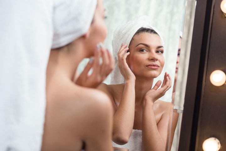 Dermokosmetyki do twarzy pomagają zachować zdrowy wygląd skóry