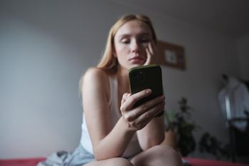 Google wprowadza pacjentów w błąd? "Niebezpieczne" i "alarmujące"