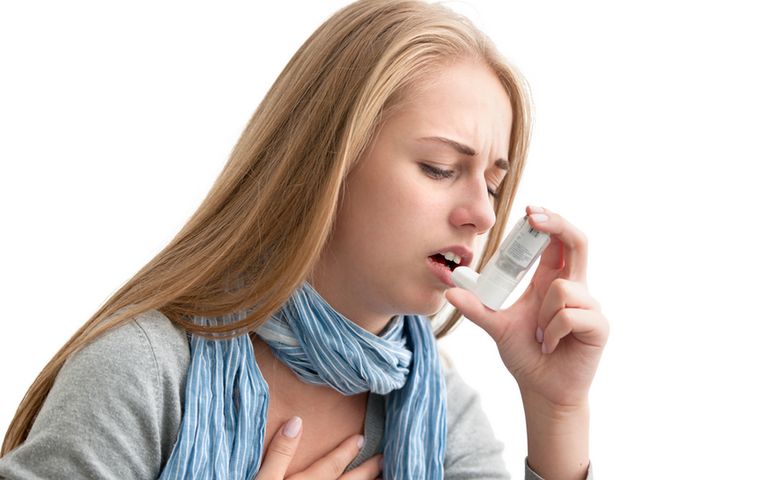 Stridor oddechowy jest objawem wielu jednostek chorobowych. Może pojawić się u pacjentów z astmą. 