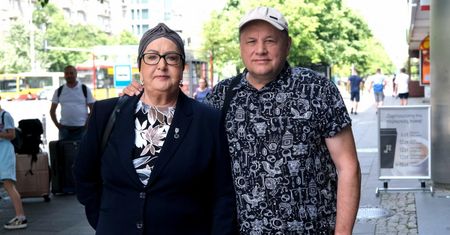 Henryka Krzywonos zmaga się z nowotworem. "Często słyszę jedno pytanie. Odpowiadam: To nie moda, tylko rak"
