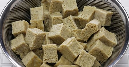 Wypróbuj przepis na seitan – wegetariański przysmak buddyjskich mnichów