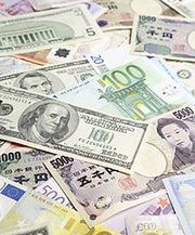 Spekulanci pogrążają złotego