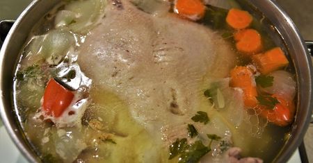 Nie dodawaj do rosołu. To siedlisko pasożytów odpornych na temperaturę