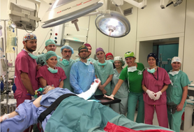 Pierwszy na świecie przeszczep ręki pacjentowi urodzonemu bez kończyny we Wrocławiu