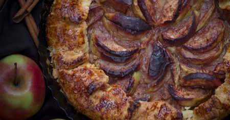 Tarta z jabłkami - charakterystyka tarty, jak przyrządzić tartę z jabłkami, kalorie i wartości odżywcze