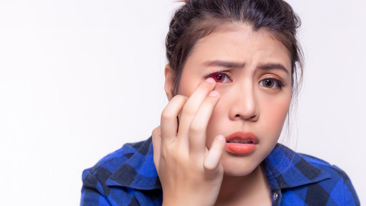 Bielmo na oku to inaczej zmętnienie rogówki