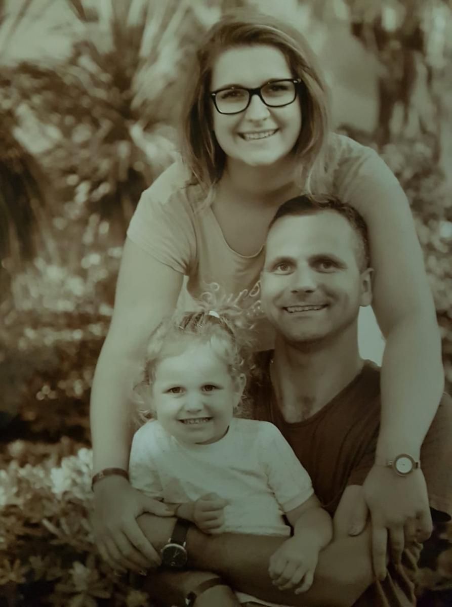 Albert z żoną Magdą i córeczką Marysią