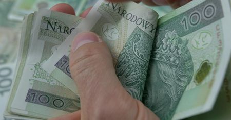 Świadczenie honorowe. Te osoby dostaną 6,2 tys. zł miesięcznie