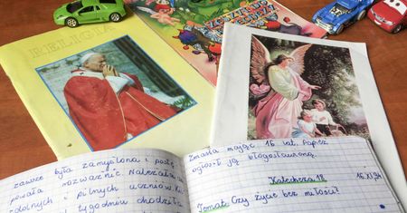 Kuriozalne zasady na katechezie. Niezapisani muszą być obecni