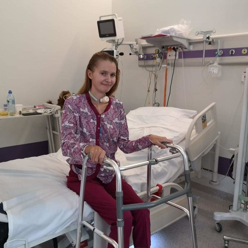 Ewelina na nowo uczy się chodzić i mówić