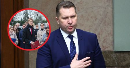 Żegnali Czarnka pod Sejmem. "Stworzyli to 'piekło' najmłodszym"