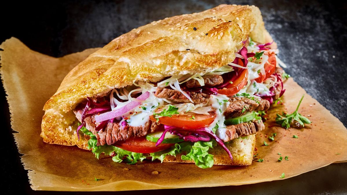 Knysza to pieczywo wypełnione dodatkami.