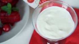 Skyr i jogurt grecki. Wybierz najlepszy (WIDEO)
