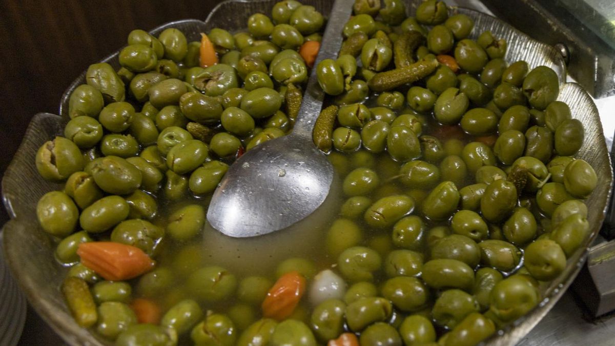 Może pomóc w leczeniu cukrzyczy i otyłości. Znajdziesz go w oliwkach i oliwie