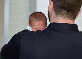 Rekordowa liczba ojców na urlopach rodzicielskich. Zmiany widać w statystykach