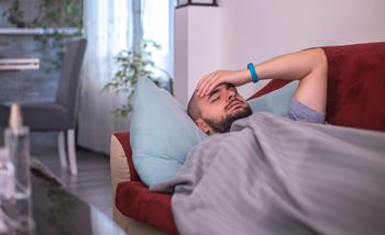 Odpoczynek też leczy. Kilka dni w łóżku chroni przed poważnymi powikłaniami