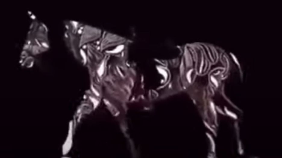 W którą stronę idzie koń?