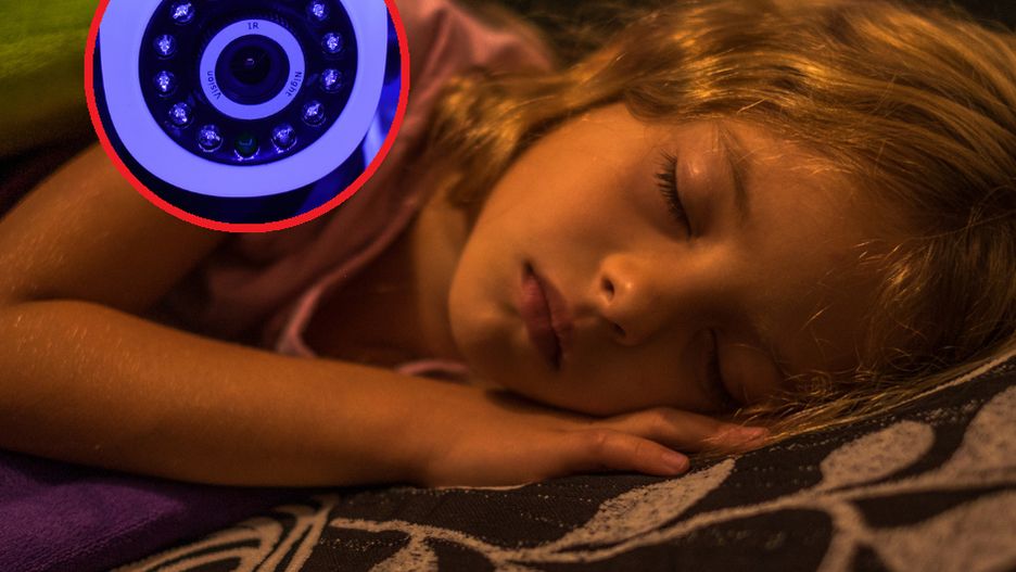 Dziewczynka napisała do mamy wiadomość z prośbą o odebranie z nocowanki