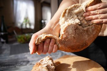 Najlepszy chleb. Zmniejsza stan zapalny tętnic, zbija ciśnienie, dba o jelita