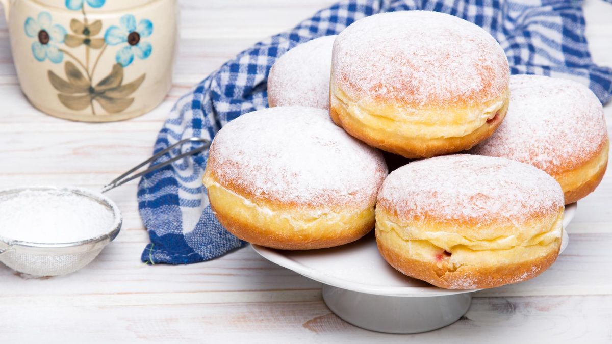Najbardziej znane przysmaki na tłusty czwartek to między innymi pączki i faworki
