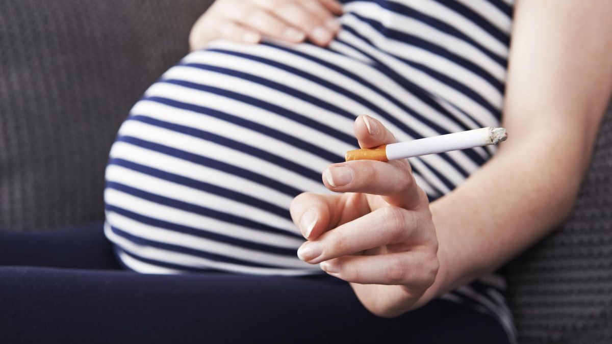 Palenie w ciąży powoduje, że dziecko może urodzić się mniejsze 