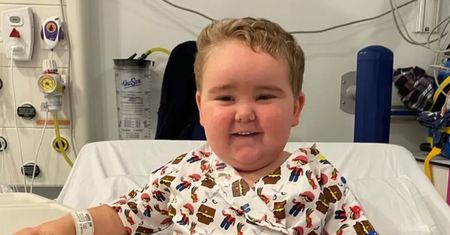 Mówili, że 2-latek musi schudnąć, potem pojawił się drugi objaw. "Nigdy nie pomyślałabym, że to rak"