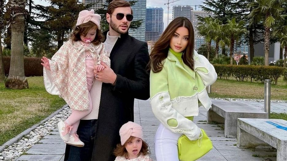 Długo nie pokazywali twarzy córki. "To nie jest prawdziwa twarz dziecka!"