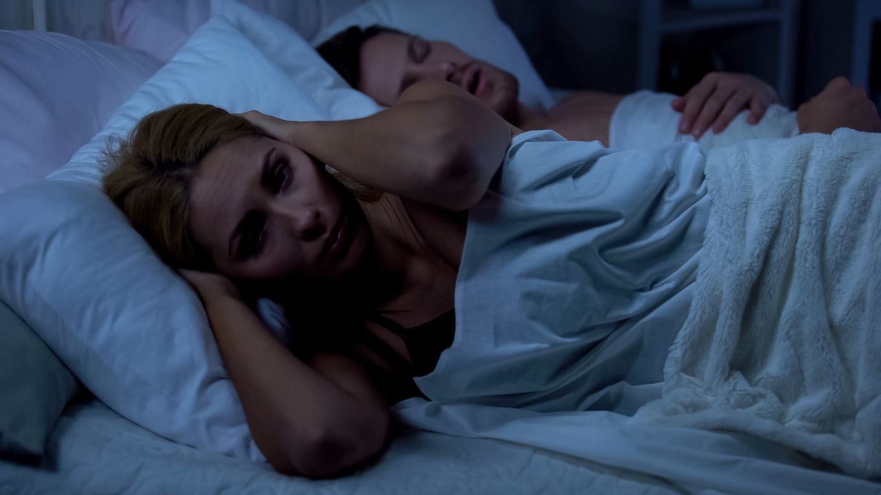 Sprawdzone sposoby na uniknięcie chrapania