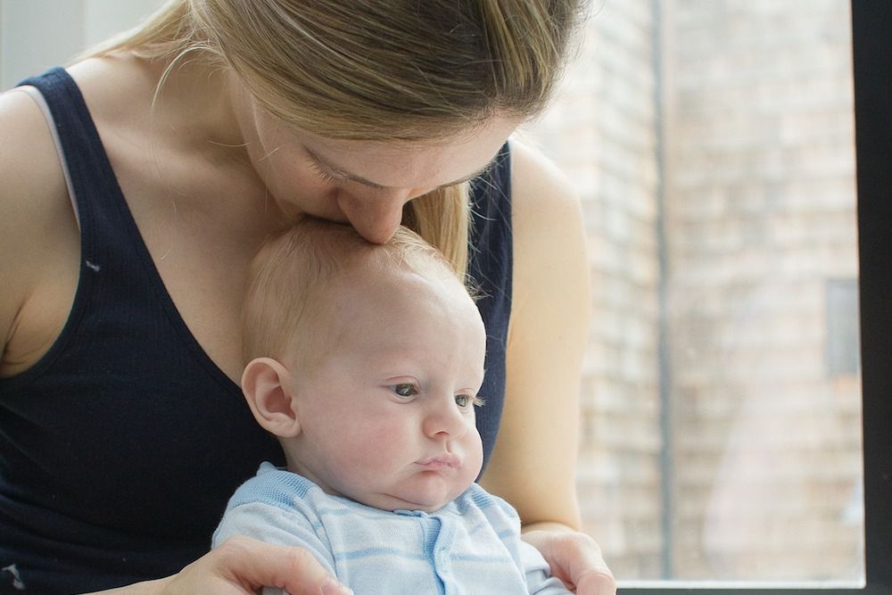 Emocje świeżo upieczonej mamy często bywają skrajne