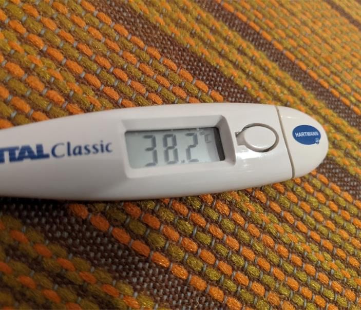 Witold miał gorączkę, narzekał też na ból mięśni