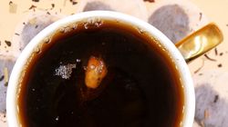 Wspiera trawienie i koncentrację. W nadmiarze może podrażniać żołądek