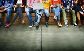 Raport „Nastolatki 3.0”: młodzi ludzie każdego dnia logują się w sieci