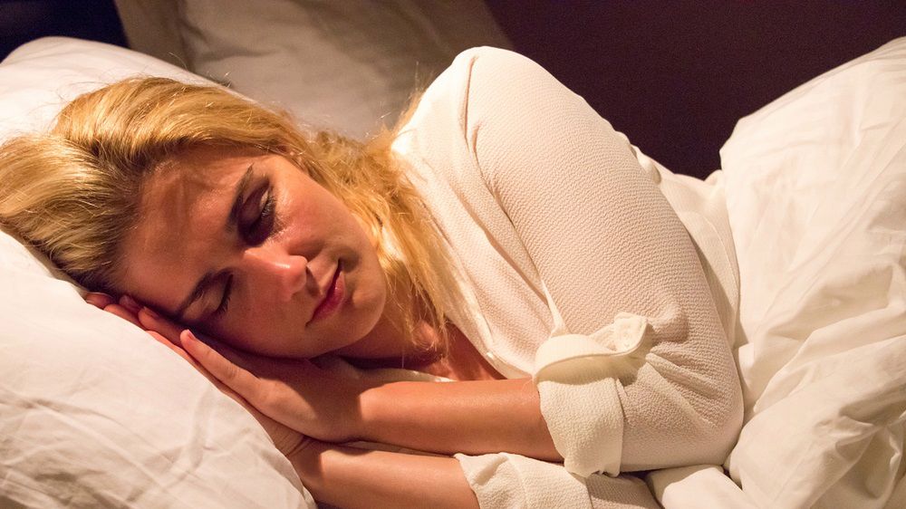 Aby uniknąć negatywnych skutków, warto zadbać o odpowiednią higienę snu