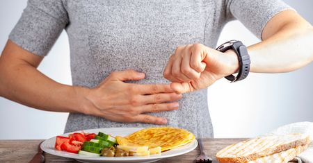 Intermittent fasting (post przerywany) – zasady, zalety  przeciwwskazania