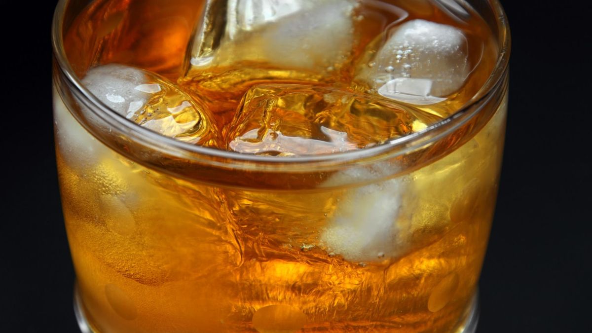 Przedawkowanie napojów energetycznych może doprowadzić do zaburzeń rytmu serca i uszkodzenia wątroby