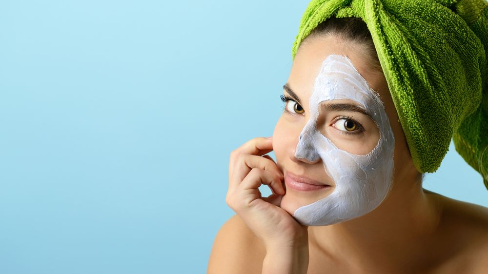 Rozszerzone pory to problem co drugiej kobiety na świecie.