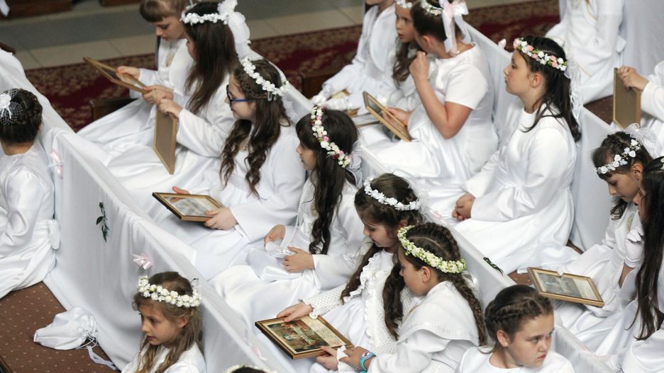 Pierwsza Komunia Święta coraz droższa. Ile dać w kopercie?