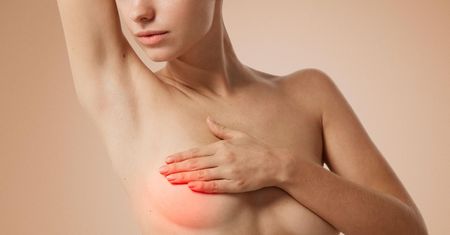 Objawy raka piersi - niepokojący wygląd piersi, ból brodawek, zmiana rozmiaru piersi, rozszerzenie żył w okolicy piersi
