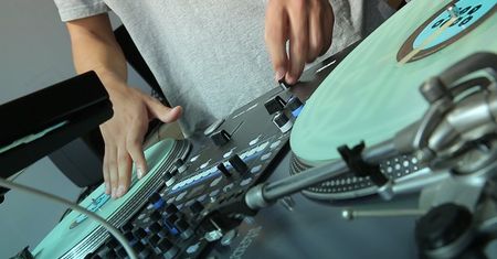 Pomysł na biznes: Szkoła DJ'ingu i produkcji muzycznej